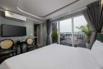 King Balcony Suite City View